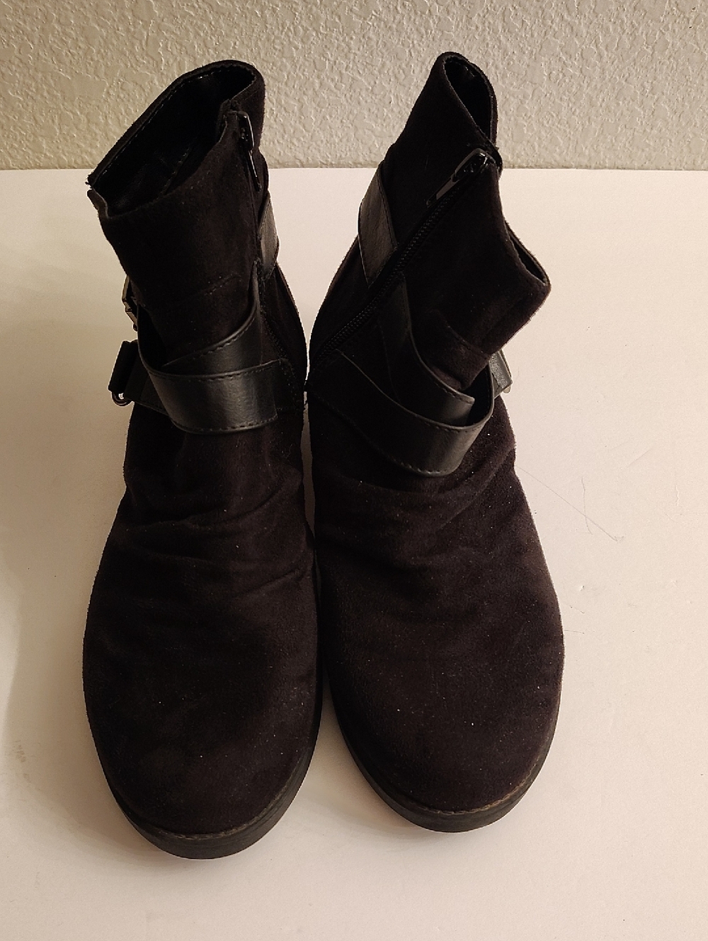 New Balance Black Suede Ankle Booties with Strap Detail 5S X